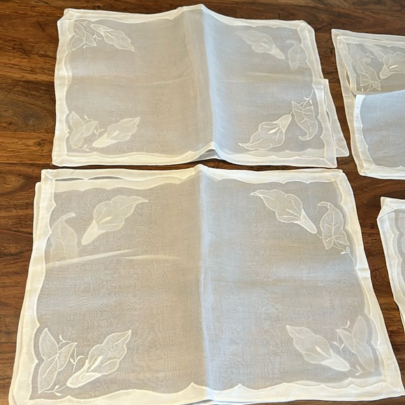 Set of 8 Vintage Silk and Cotton Table Mat embroidered - Picture 7 of 17